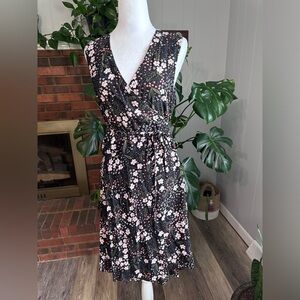 🛍️Loft beautiful wrap dress with sleeveless Size medium